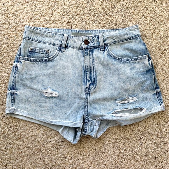 Topshop Pants - Topshop Ripped Mom Jean Short Sz 6